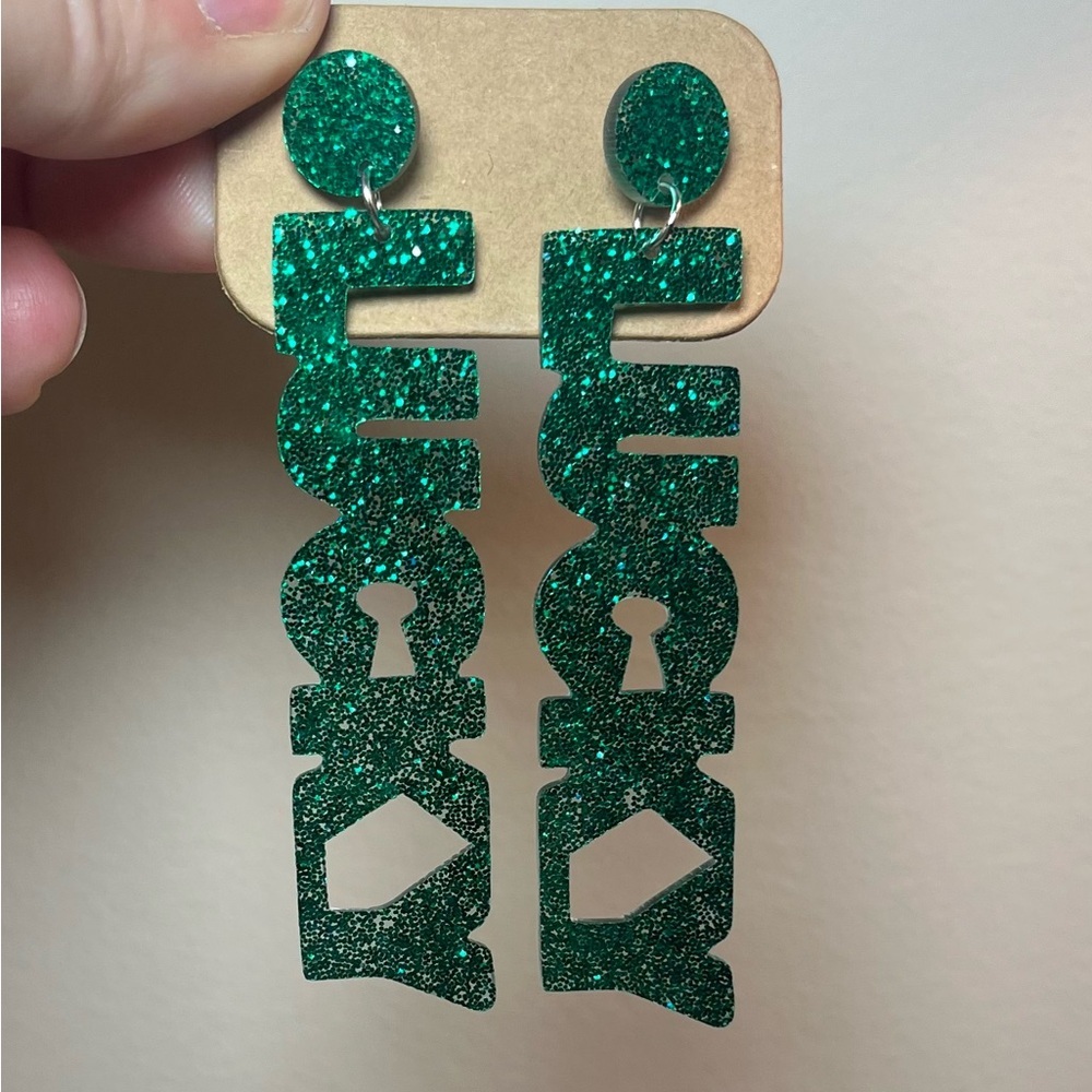 St. Patrick’s Day Earring Bundle 4 Pairs Shamrock Beer Rainbow Green Glitter Set - Picture 3 of 4